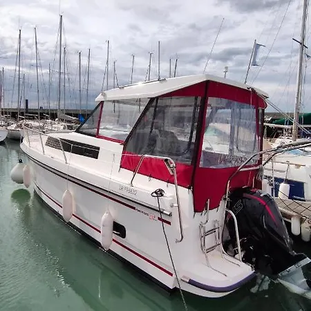 La Rochelle Sur L'eau Botel