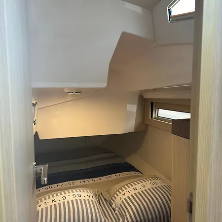 Sur L'eau 船上ホテル *