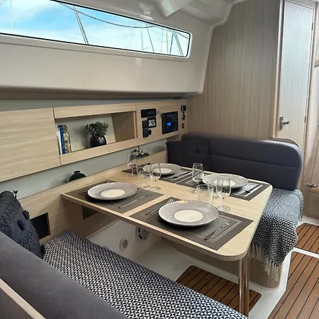 船上ホテル Sur L'eau