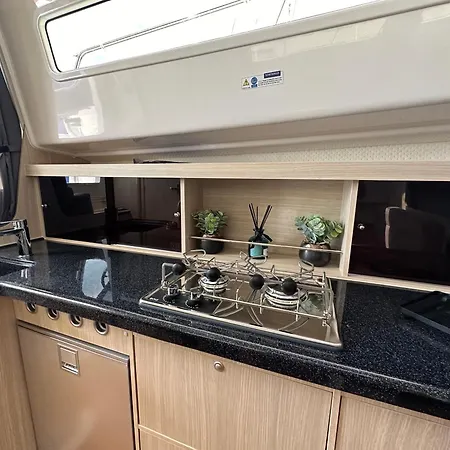 船上ホテル Sur L'eau *