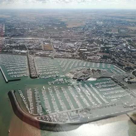 Botel La Rochelle Sur L'eau