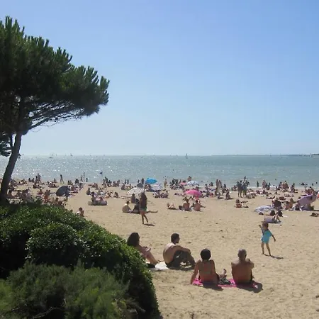 Sur L'eau Ботель *