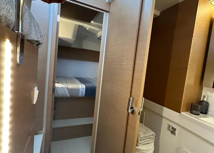 Sur L'eau Botel La Rochelle (Charente-Maritime)