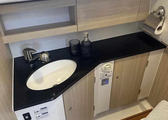 Sur L'eau * La Rochelle (Charente-Maritime)